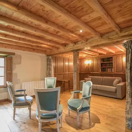 In A Damigny Manor In Normandy בית נופש