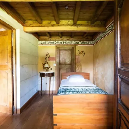 In A Damigny Manor In Normandy Casa de Férias