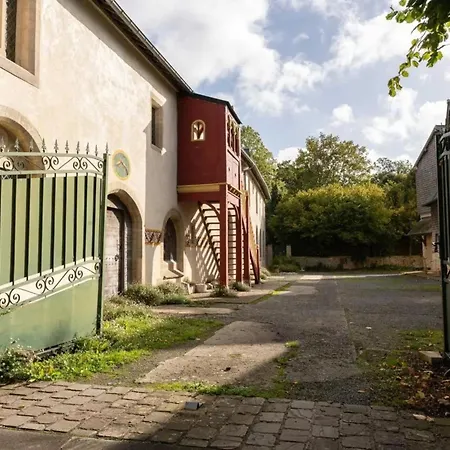 Casa de Férias In A Damigny Manor In Normandy